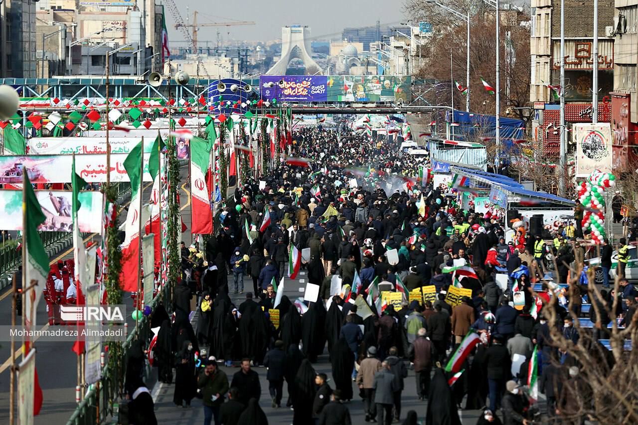 IMG 20230211 144350 502 - تصاویری از حضور پرشور مردم در جشن انقلاب - 20