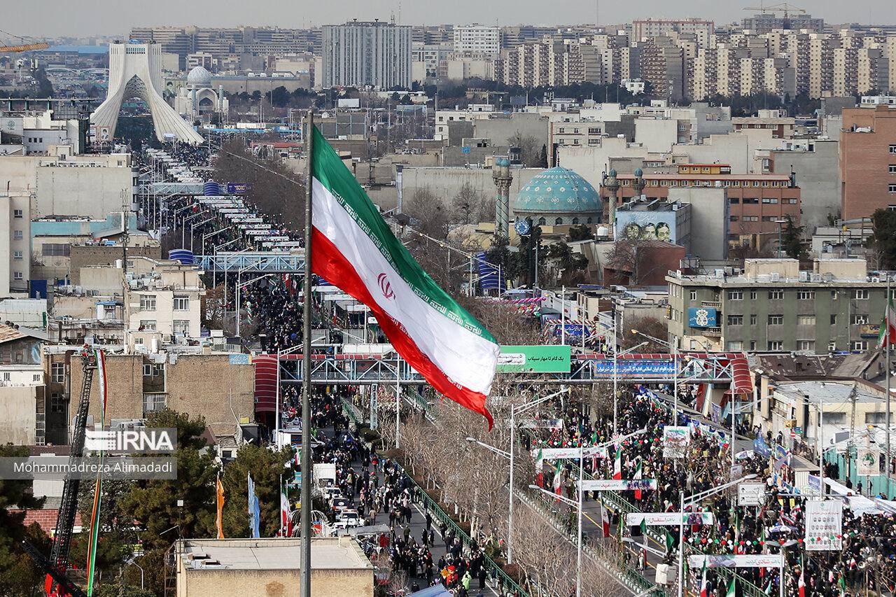 IMG 20230211 144351 244 - تصاویری از حضور پرشور مردم در جشن انقلاب - 26