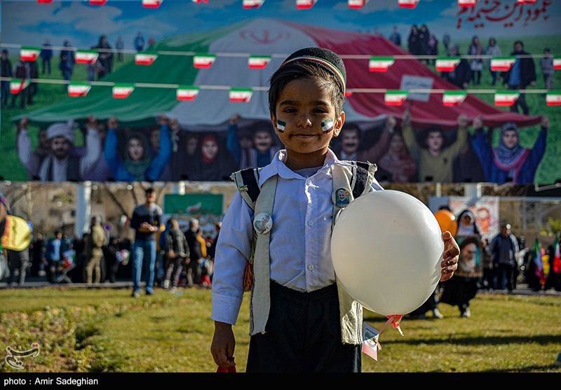 IMG 20230211 184305 064 - سنگ تمام دهه هشتاد و نودی‌ها در راهپیمایی ۲۲ بهمن - 19